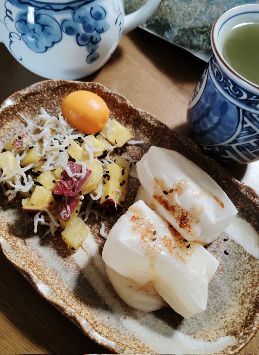 frL1YXOrId57774's tweet image. ＃イマソラ　＃日の出🌅
＃朝ごはん
おはようございます。
小雨の月曜日の名古屋
6時過ぎの朝の空です!
事故も多いです。
安全第一でお過ごし下さいね🍵😊朝ごはんは餅とさつまいもじゃこ
#ウェザーニュース