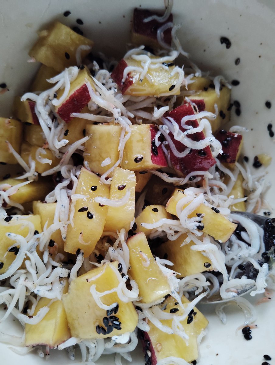 frL1YXOrId57774's tweet image. ＃イマソラ　＃日の出🌅
＃朝ごはん
おはようございます。
小雨の月曜日の名古屋
6時過ぎの朝の空です!
事故も多いです。
安全第一でお過ごし下さいね🍵😊朝ごはんは餅とさつまいもじゃこ
#ウェザーニュース