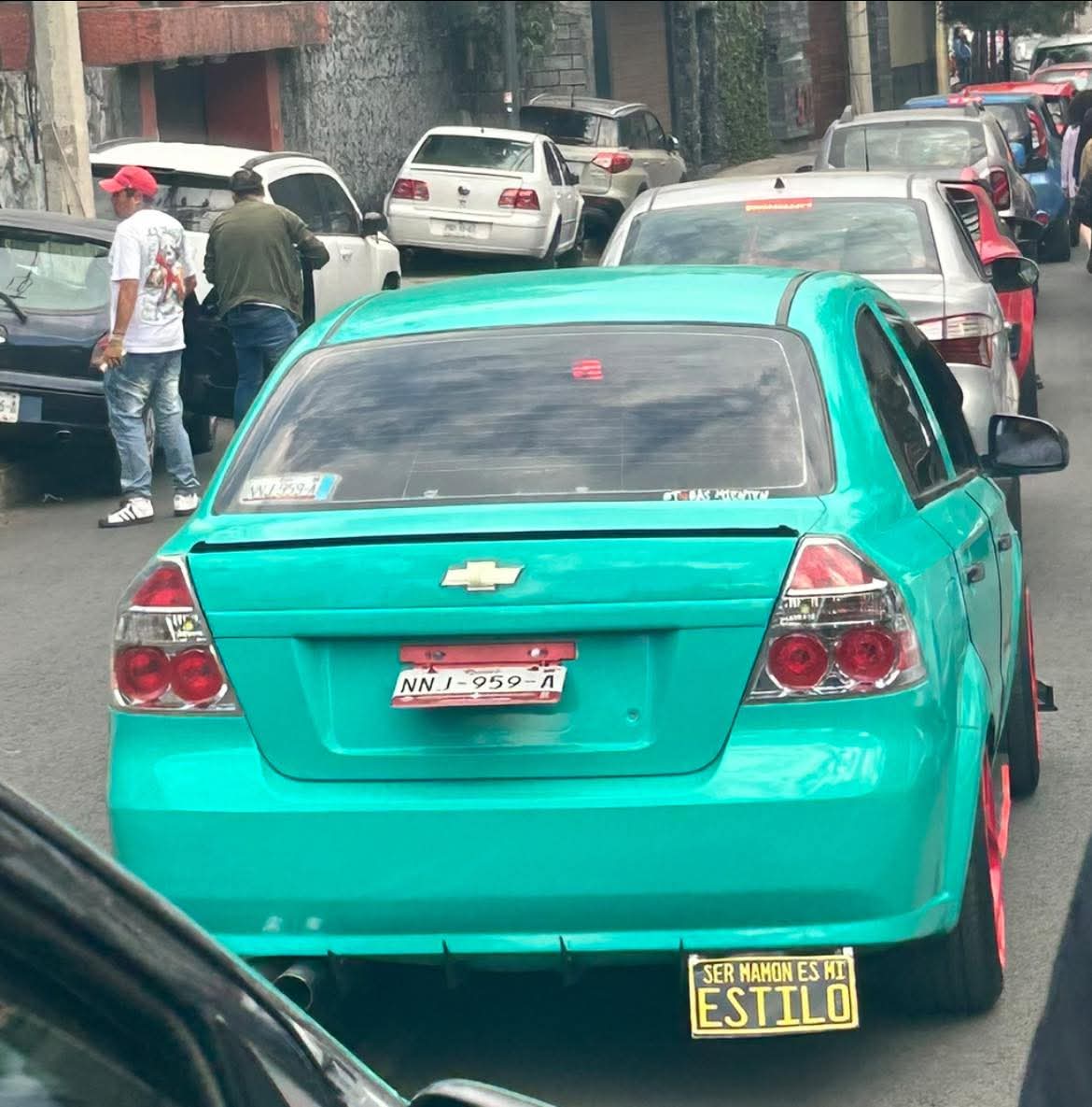 PiterismoS's tweet photo. Autos color menta. https://t.co/v6jo7D7UZy