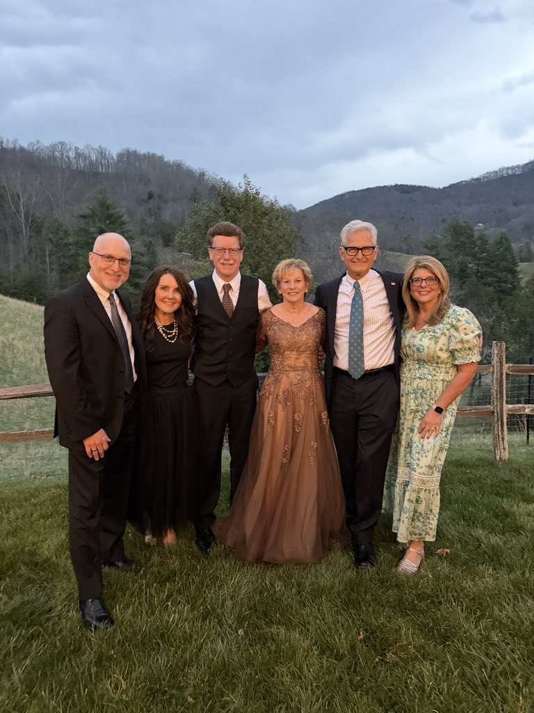 cary schmidt tweet media