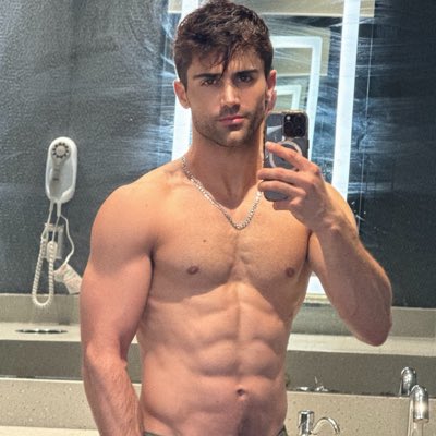 maxehrich tweet media