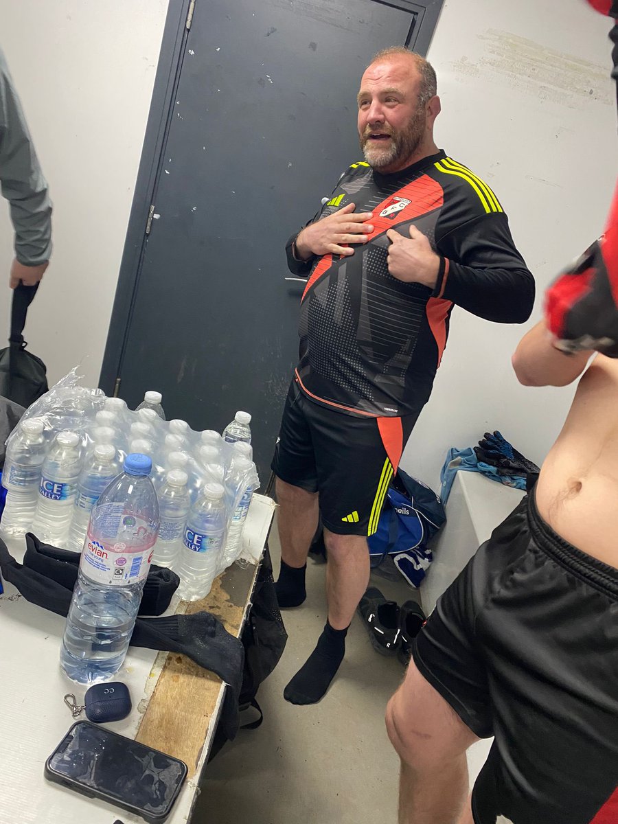 Tony Provan tweet media