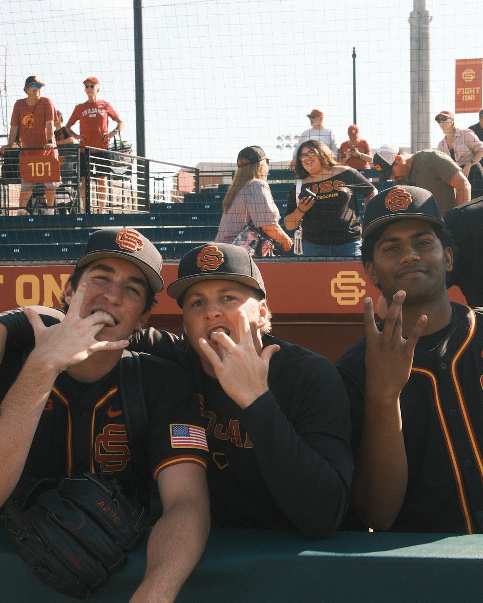 USC_Baseball's tweet photo. eating W's ✌️ https://t.co/6qtqUqqt8E