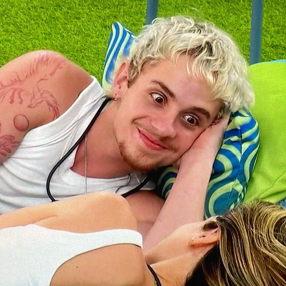 MP|🧙🏻‍♀️🥂 tweet media