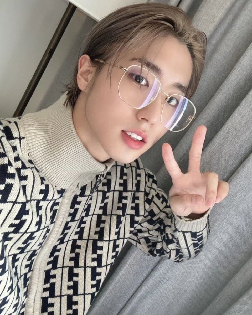 𝓛ɪᴢ ៹ SKZ NO RIR | STAY ★ tweet media