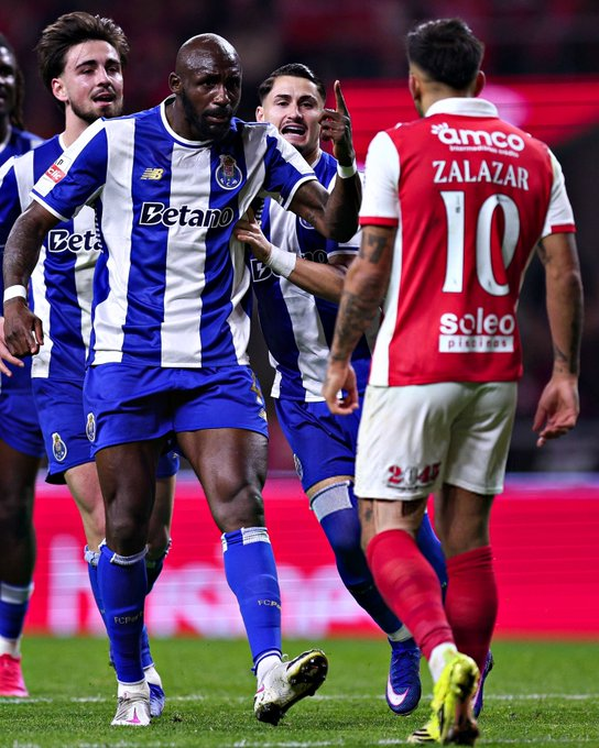 Box2boxBet's tweet photo. RECAP OF THE DAY, WE'RE BACK WITH POSITIVE🍀

 +7,82🏆

✅16U🇵🇹FC Porto ML @ 2.42
✅5U🇵🇹Luis Suárez to score &amp; Sporting win @ 2.02
❌10U🇮🇹Inter ML @ 1.61
❌5U🏴󠁧󠁢󠁥󠁮󠁧󠁿Arsenal ML@ 2.22
❌5U🇪🇸Barca vs Rayo:BTTS@ 1.67 https://t.co/tc9V3f3RbS