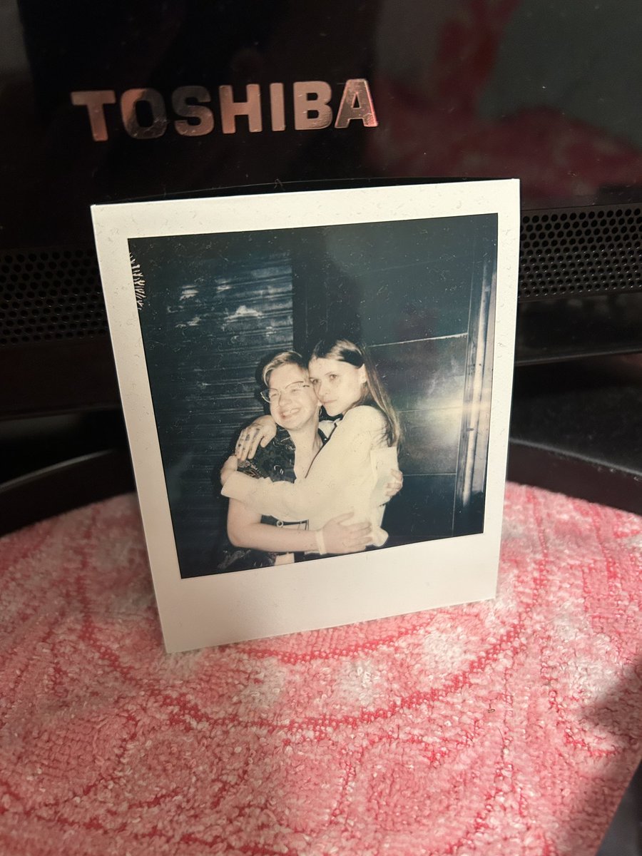 the ways in which tweet media