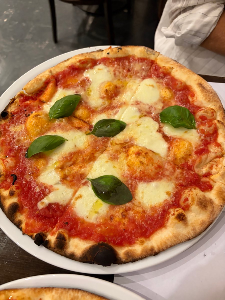 Self-Exiled Romanista tweet media