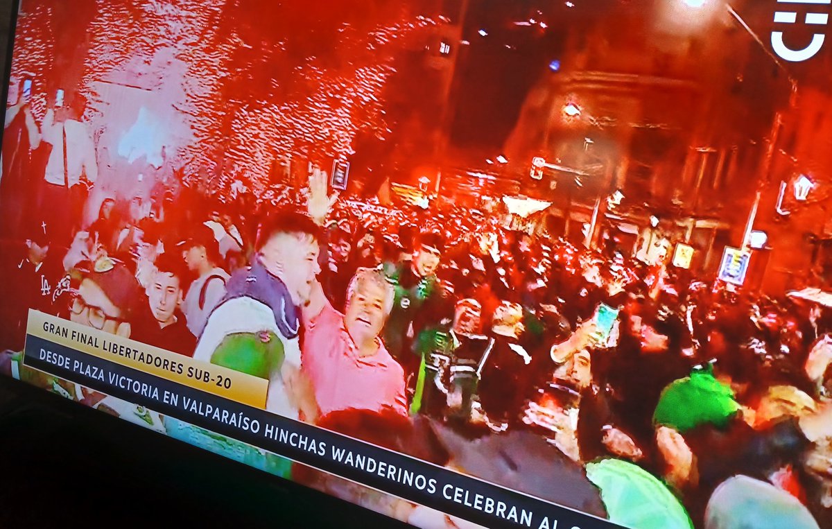 WalkMaximo's tweet photo. Wanderers Campeón de la Copa Libertadores sub 20  🇨🇱 fiesta total en Valparaíso 🥳🥳 celebren caturros https://t.co/EAGDwhmZ9b