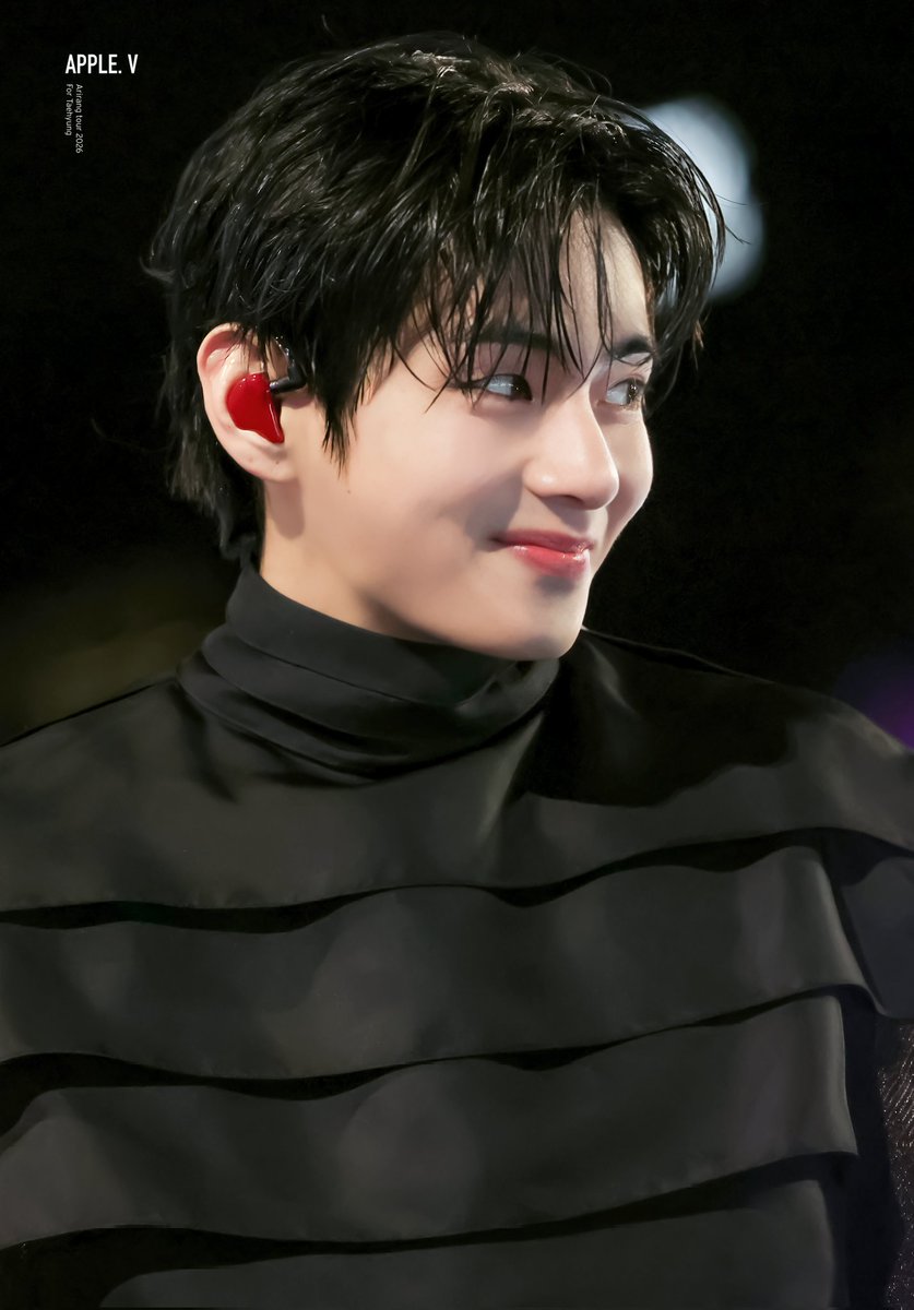 APPLE_V_KR's tweet photo. 260321 광화문 아리랑 HD      
태형이♡🥰

#taehyung #BTSV #BTS
 #BTS_ARIRANG https://t.co/TBtwKStpuj