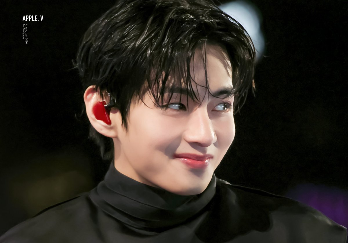 APPLE_V_KR's tweet photo. 260321 광화문 아리랑 HD      
태형이♡🥰

#taehyung #BTSV #BTS
 #BTS_ARIRANG https://t.co/TBtwKStpuj