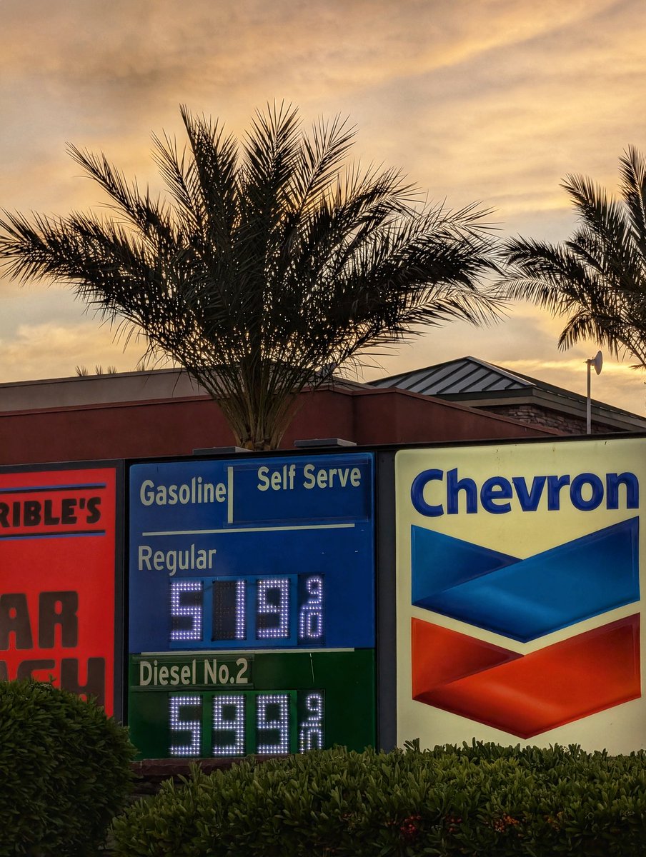 Las Vegas Locally 🌴 tweet media