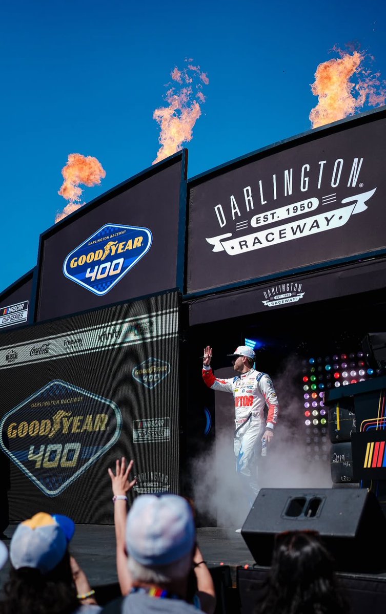 𝐏𝐀𝐑𝐎𝐃𝐘┊ Not @WilliamByron tweet media