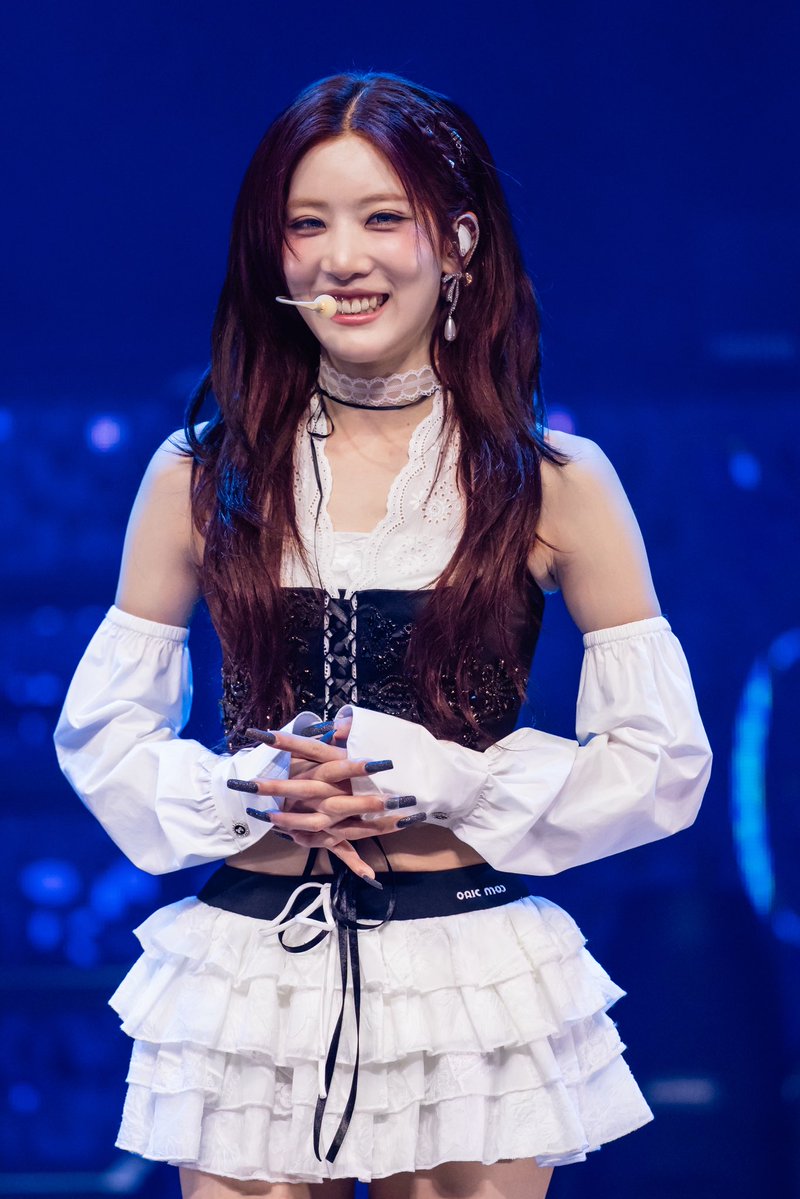 forevourii tweet media