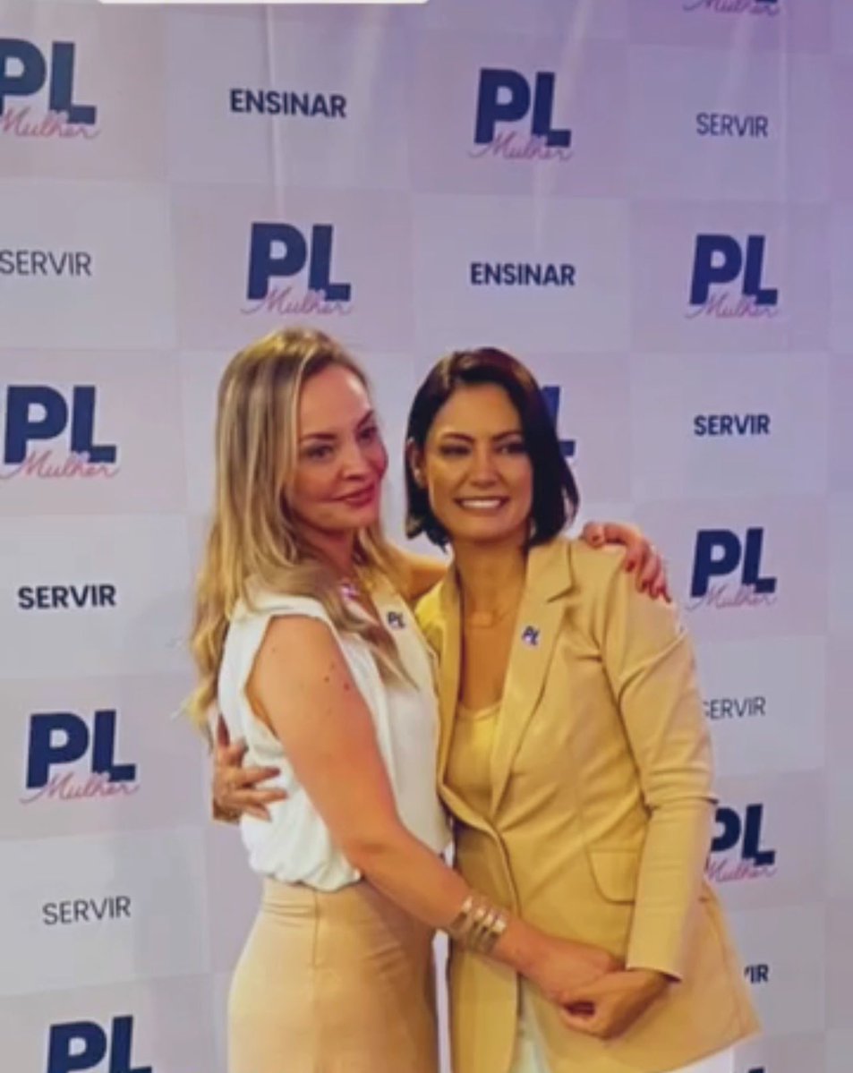 Parabéns, Michele Bolsonaro! 🌷<a href="/Mi_Bolsonaro/">Michelle Bolsonaro</a>  Que Deus renove suas forças e derrame bênçãos sobre sua vida.