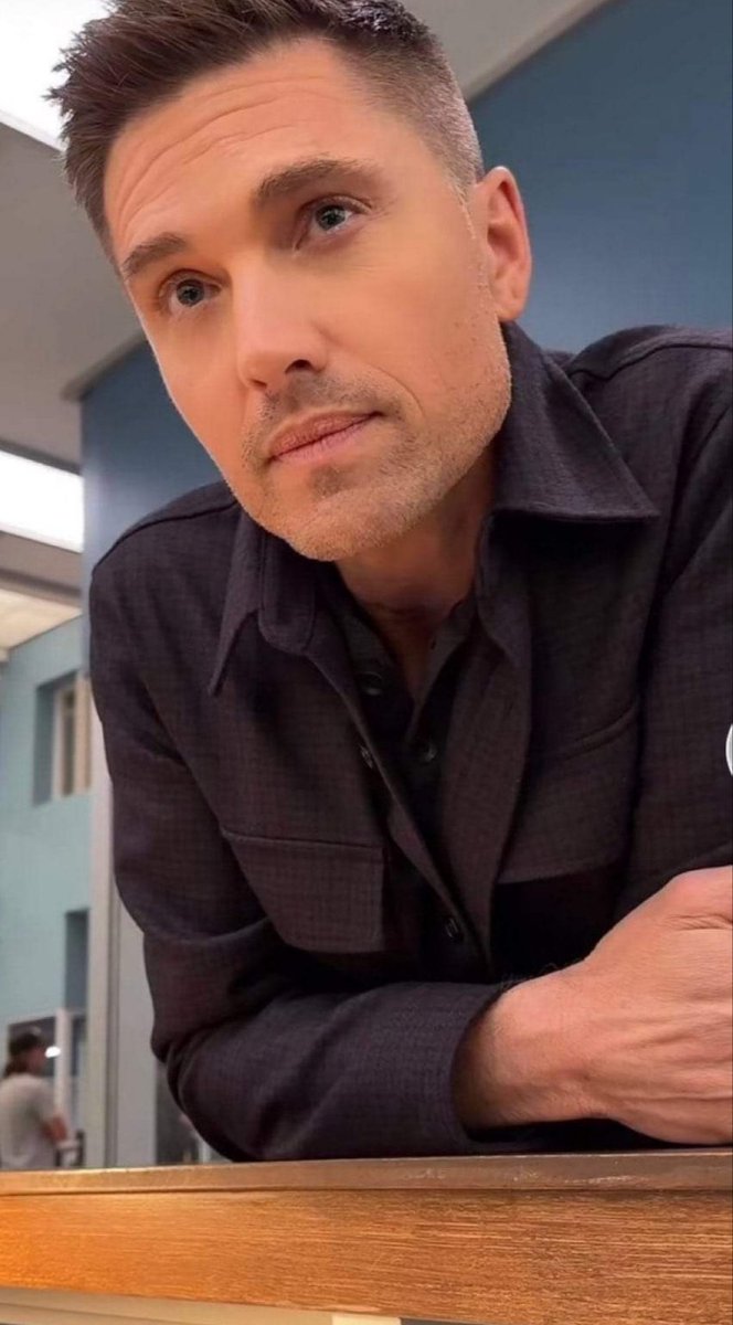 BarbaraBrandl2's tweet photo. Noite passada sonhei com meu ídolo americano Eric Winter 💙🇺🇲
Ele realmente é o meu ator favorito 😍 o meu sonho é um dia conhecer ele e dar um grande abraço 🤗 
Por enquanto um grande abraço do Brasil pra você @EricWinter1 
🇧🇷💕💙 https://t.co/VWAD9ZAbo7