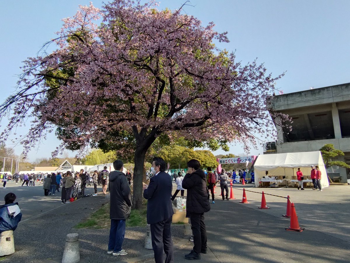 ajanii3's tweet photo. 昨日は朝から熊谷さくらマラソンのハーフに参加。何度か出た事ありますが、平坦で走りやすいコースでしたね。少し暑かったけど、沿道の応援やボランティアの皆さんのサポートで無事に走れました。
夜は代々木で石垣優＆上野優華の２マンライブに参加。お初の歌声に久しぶりの曲も聴けて癒されました。 https://t.co/8AXEChxBUu