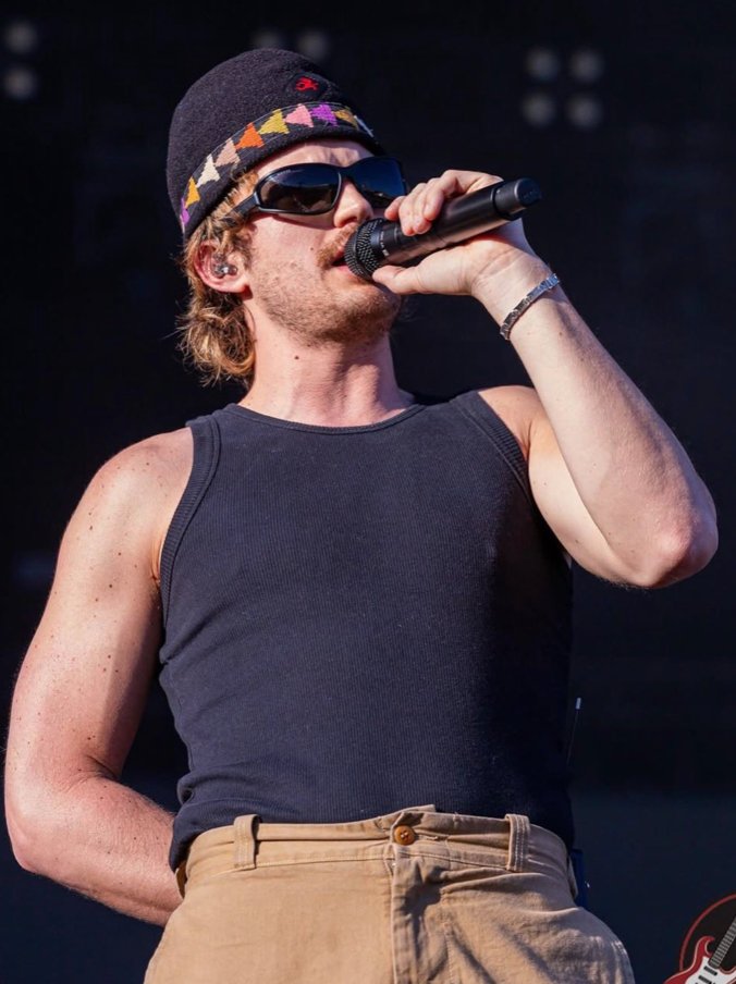 ara ⭑.ᐟ tweet media