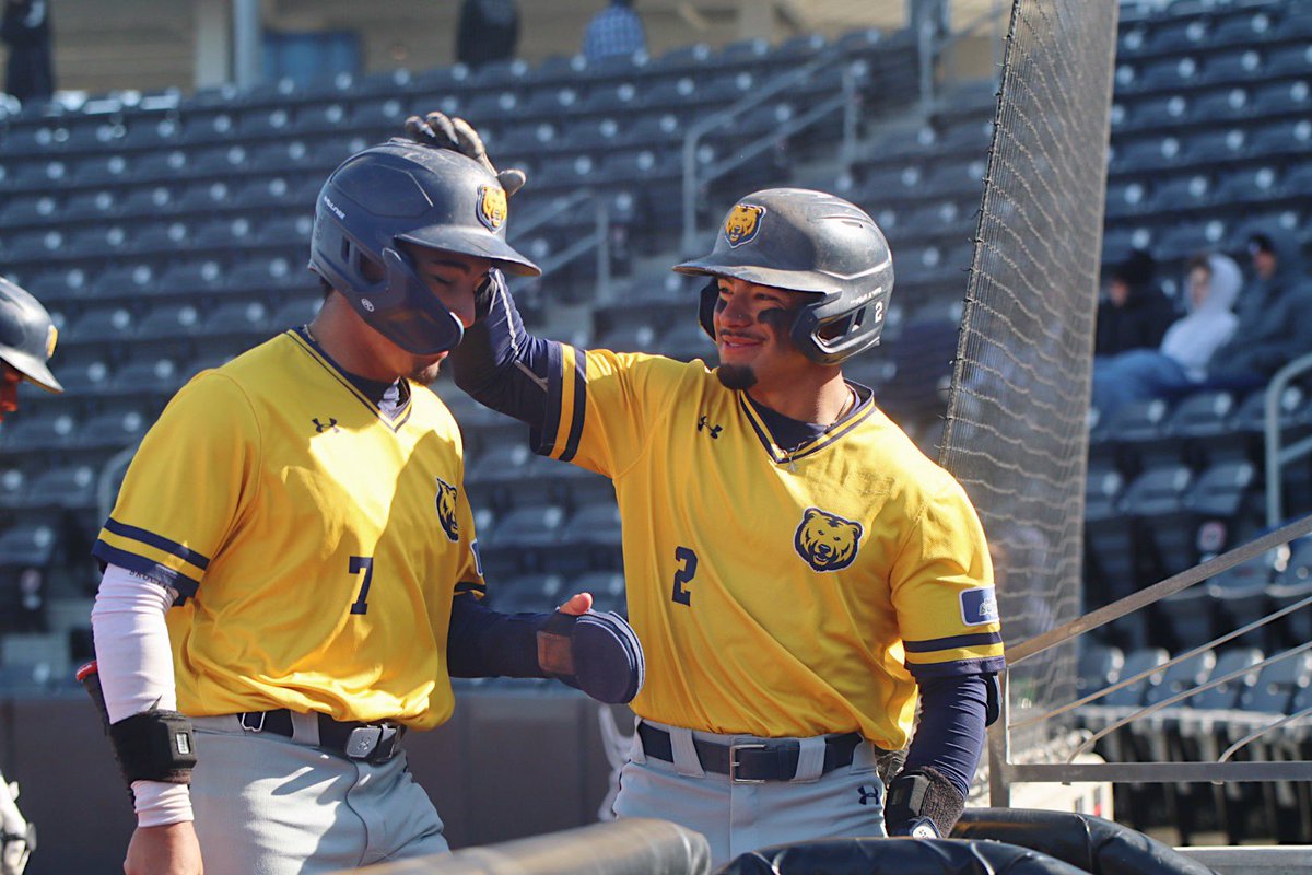 UNC_BearsBSB's tweet photo. 𝙃𝙚𝙖𝙙𝙞𝙣𝙜 𝙝𝙤𝙢𝙚 𝙬𝙞𝙩𝙝 𝙩𝙝𝙚 𝙎𝙚𝙧𝙞𝙚𝙨 𝘿𝙐𝘽 🛣️

#BearCountry https://t.co/oc5O2xz0qW