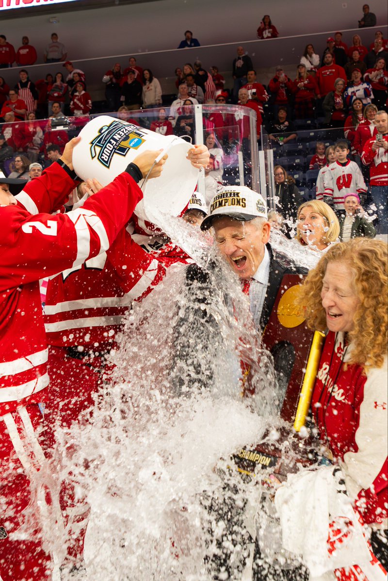 Big Ten Hockey tweet media