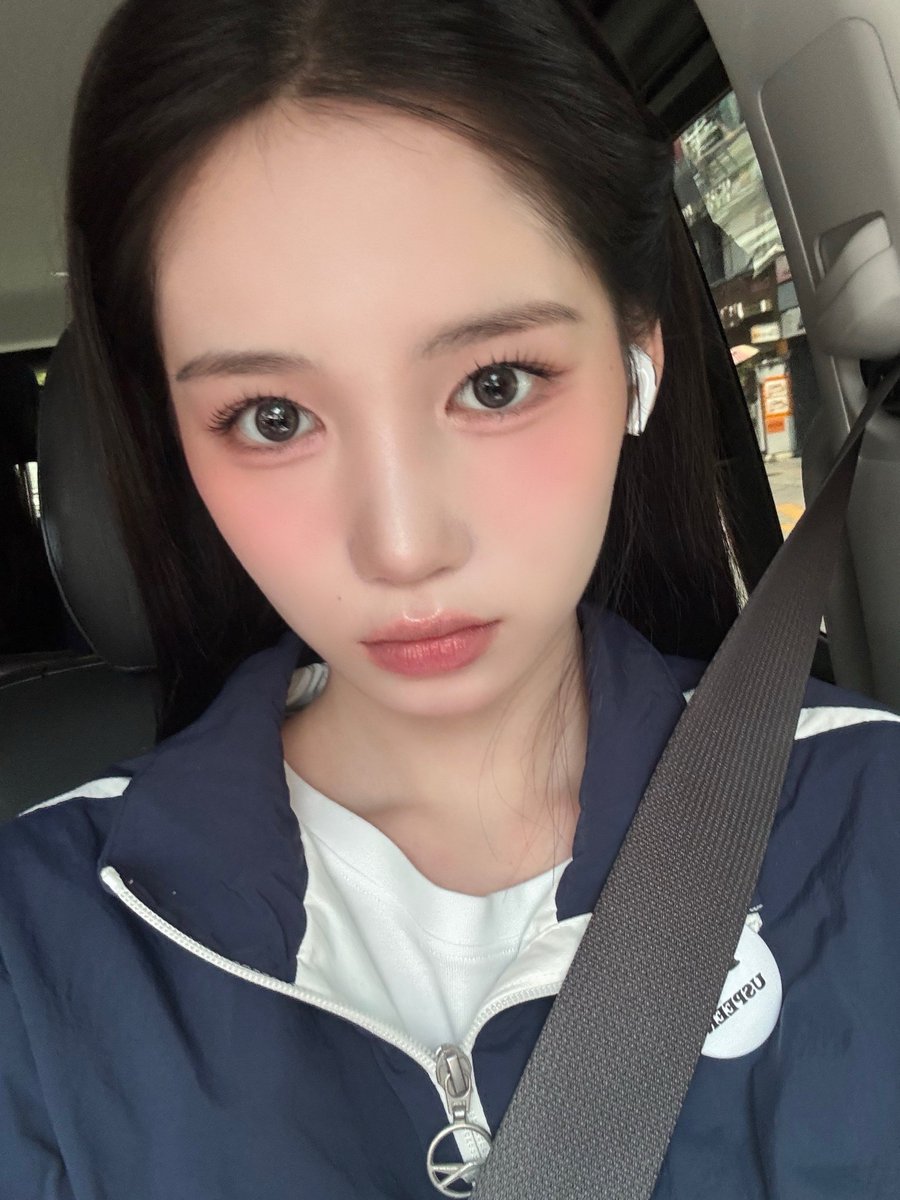 오늘 국제 강아지의 날이래
여어나 오늘은 더더욱 행복해 💖