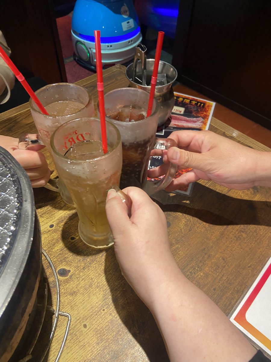 MOLTING BASE tweet media