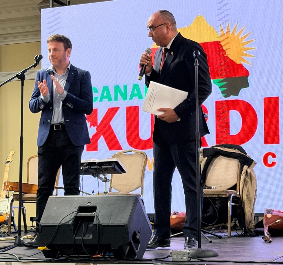 Roman_Baber's tweet photo. Packed Passover meals with @PasternakTO, shot charity ball in Downsview Park, had Iftar lunch with the @Imamofpeace and celebrated Newroz with GTA's Kurdish Community @AmarjeetGill.

Great Sunday in Toronto! https://t.co/HCYUeS3mFN