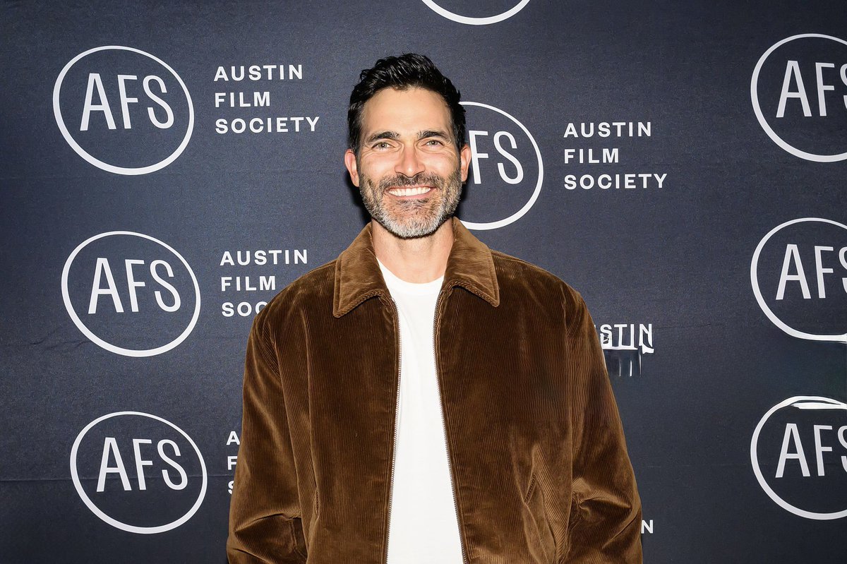 Tyler Hoechlin + Michael Bishop Updates tweet media