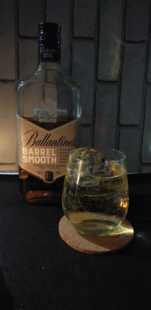 9639ryo's tweet photo. 日曜(3/15)のウヰスキー
終売なったけど、この樽感好き #BallantinesBARRLSMOOTH HB良き、#FORPEATSSAKE 調度良い煙感、#CUTTYSARK #PROHIBITION 滅多にしないHB😁〆は #session の水割り、ニッカはたまに水割りで呑みたくなる👍 https://t.co/4CRqa6qJtq
