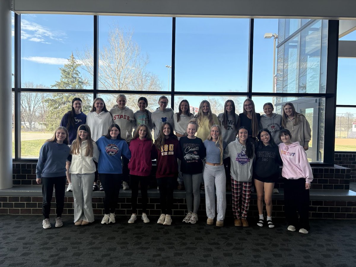 ADMGirlsSoccer's tweet photo. The girls got together for some team bonding ahead of the 2026 season kickoff. Practice officially starts tomorrow, time to get to work 💪⚽🥅 #PlayAsOne https://t.co/NCmDwIAN7J