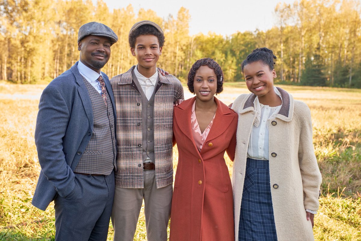 She’s bacccccckkkkk! Welcome back, Angela!!!!! 🥰🥰🥰🥰💕 #Hearties <a href="/hallmarkchannel/">Hallmark Channel</a> @hallmarkwcth @schearthome