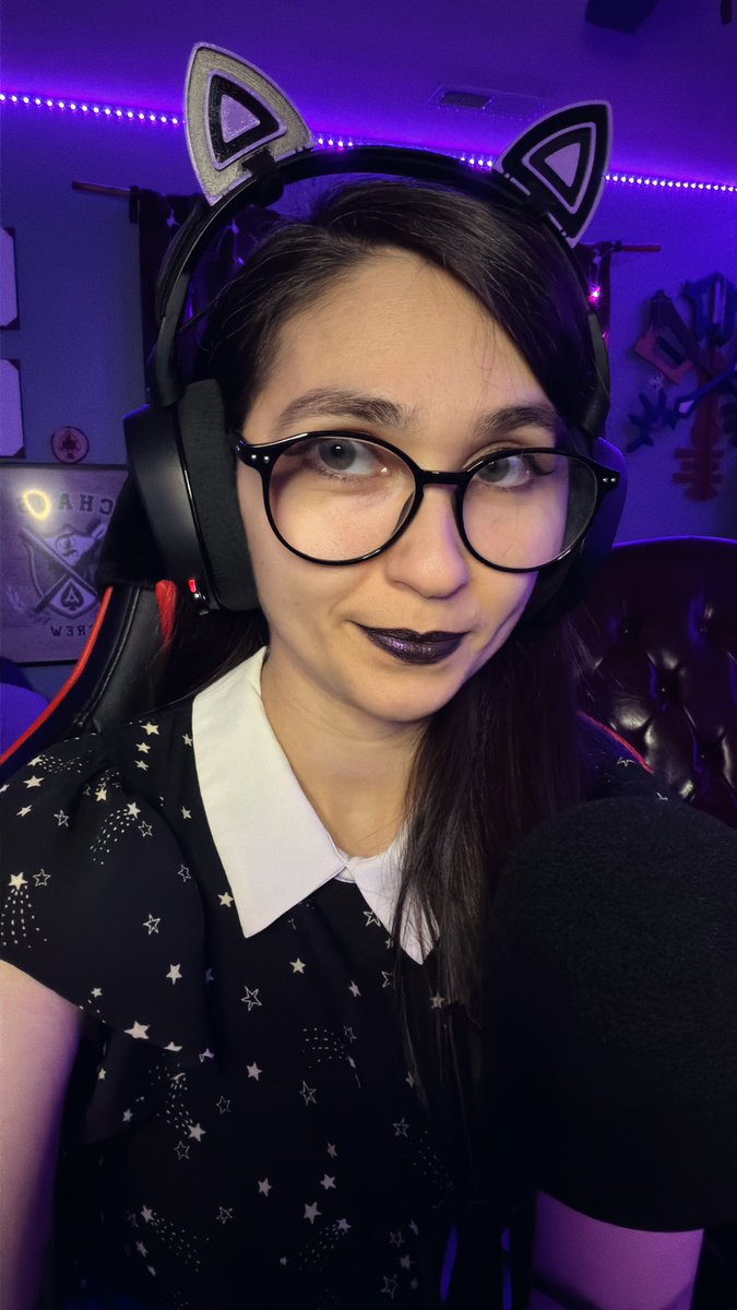 Diva aka Alissa 💜 tweet media