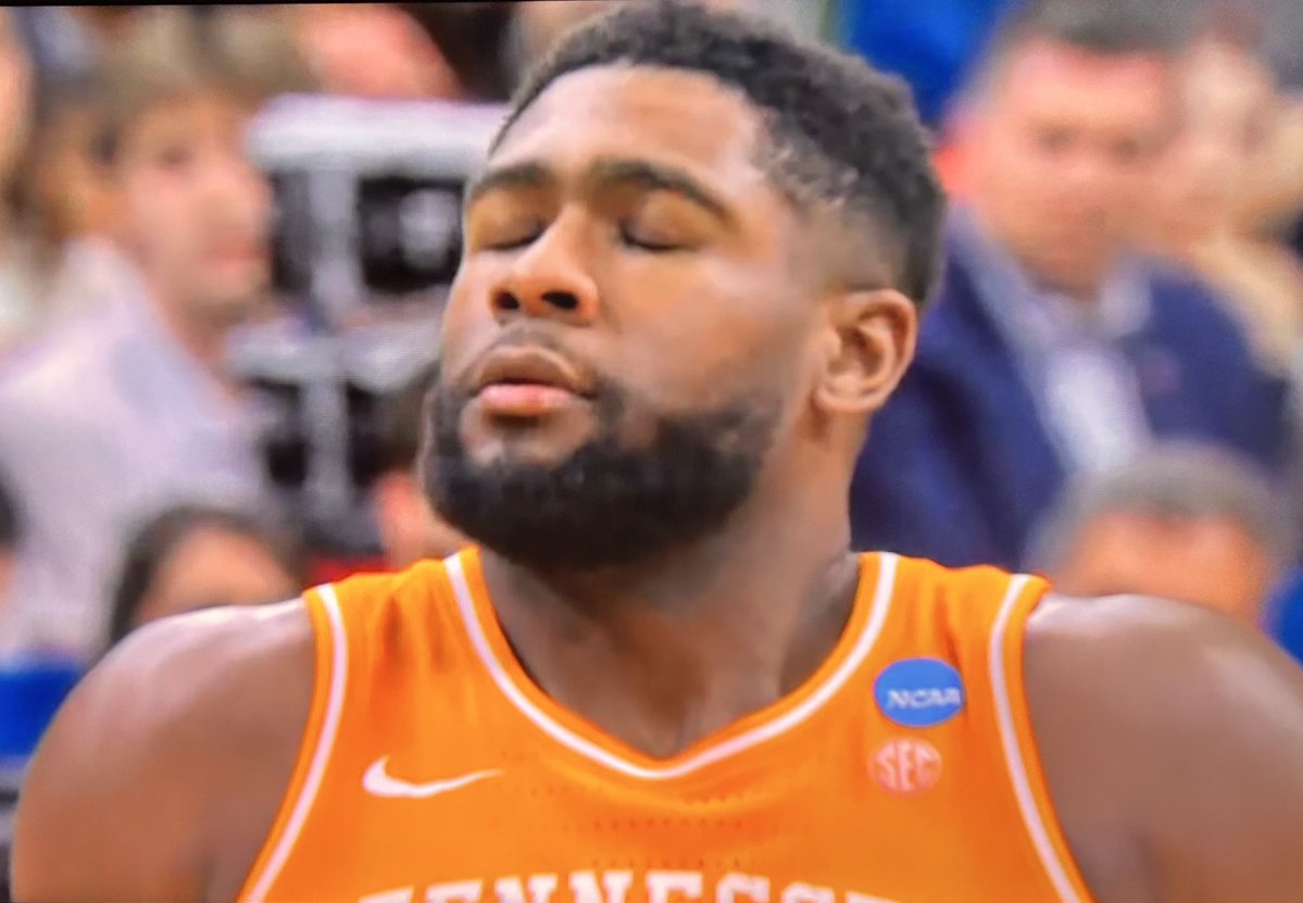 Last Nut Standing tweet media