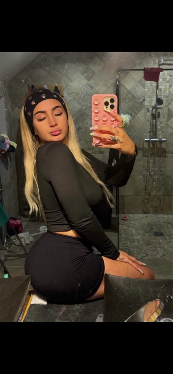 la salope de @moha__732 tweet media