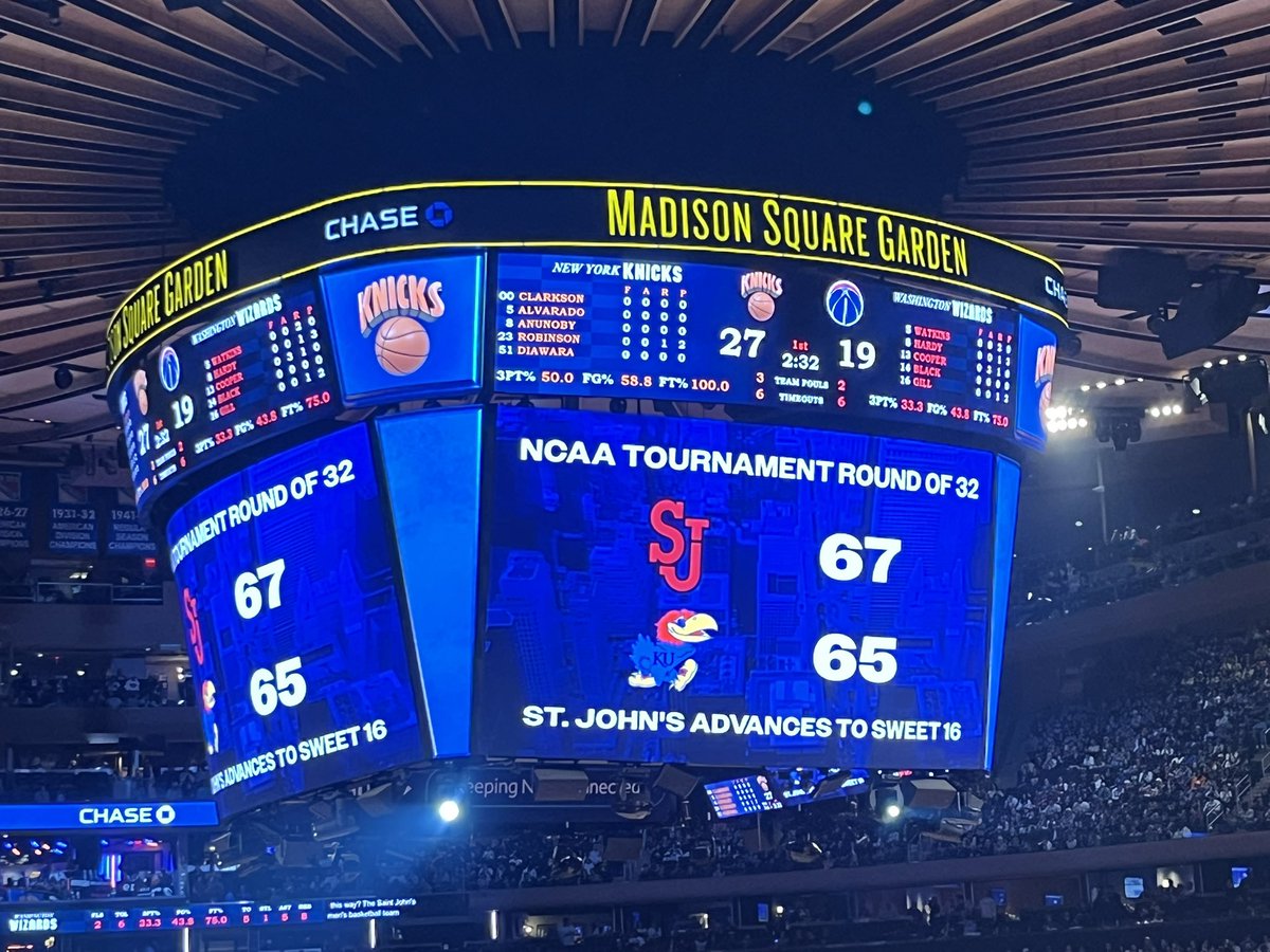 SchwartzSports's tweet image. Big ovation at MSG when they showed the @StJohnsBBall score! #RedStorm #NewYorkForever #SchwartzOnSports
