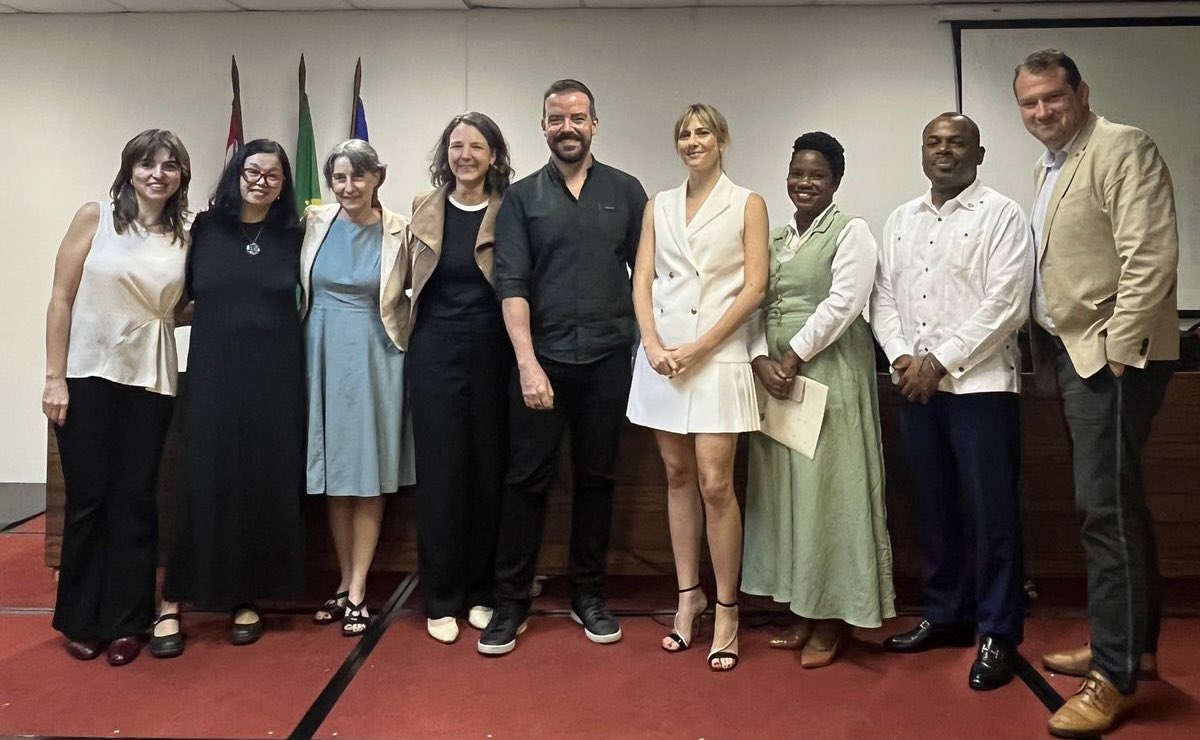 LeReporterHT's tweet photo. Au Brésil, Blondine Myriam Santana porte un message clair : les femmes et les jeunes doivent être au cœur de la stabilité sociale en Haïti. Investir dans l’inclusion, c’est prévenir les violences et bâtir la paix.
Une voix émergente du leadership féminin à suivre. https://t.co/DcNtLtLteN