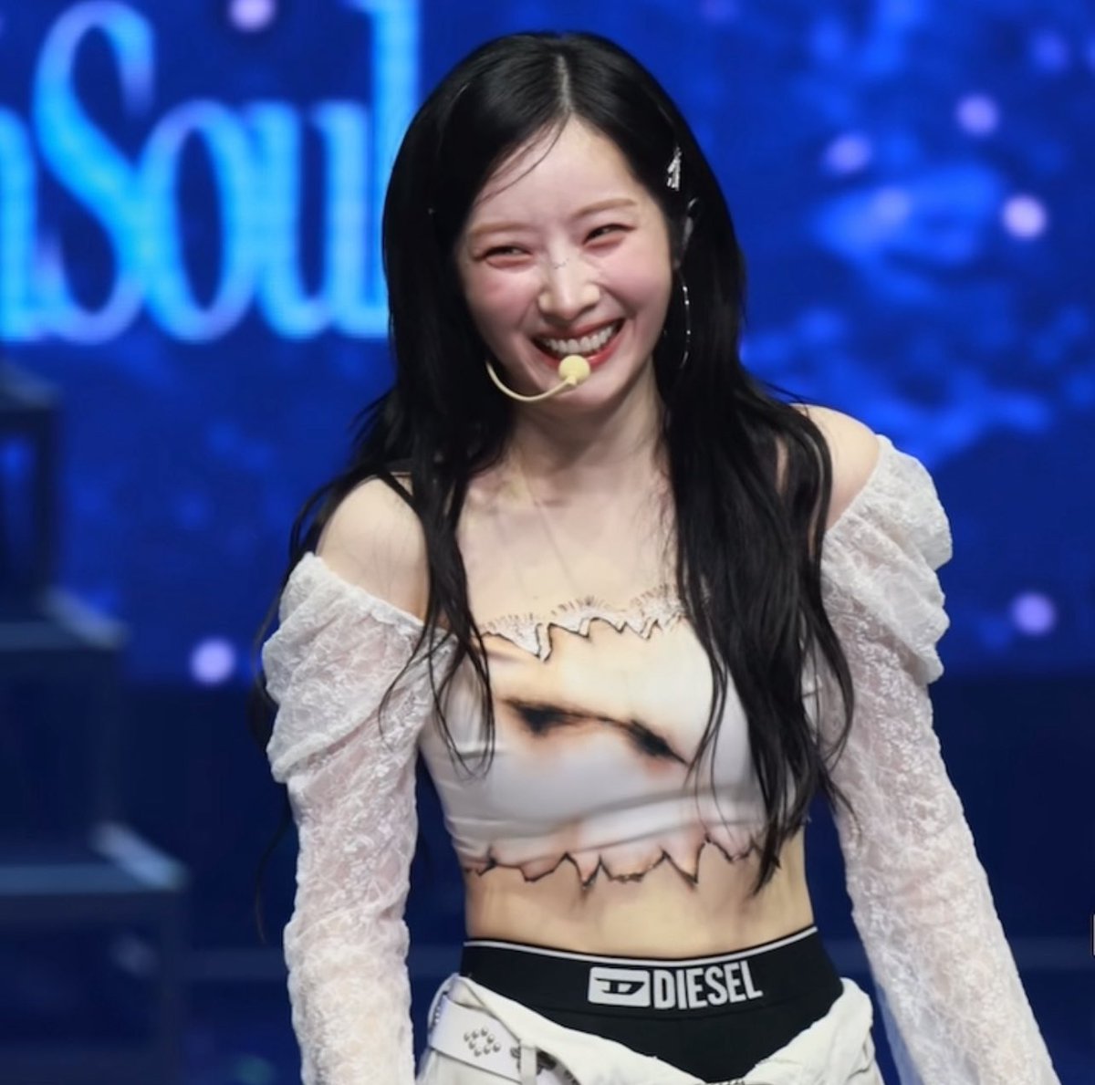 Lili ✧ tweet media