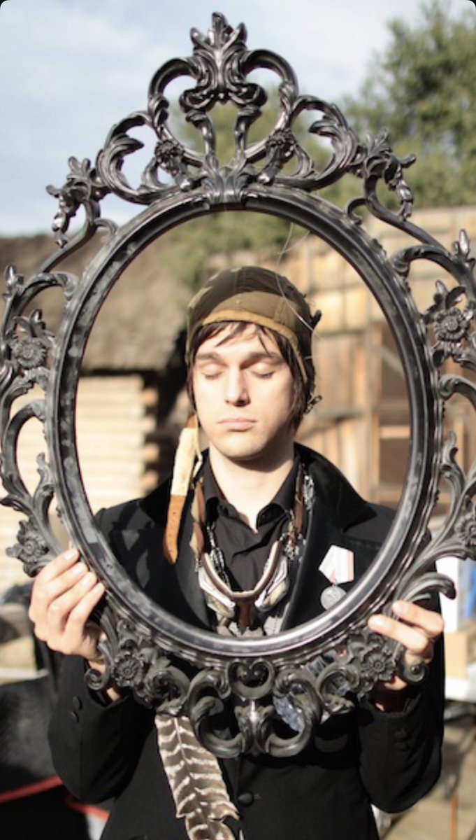 panicdallon's tweet photo. v&amp;v photoshoot behind the scenes!!! https://t.co/1dxmFagDg7