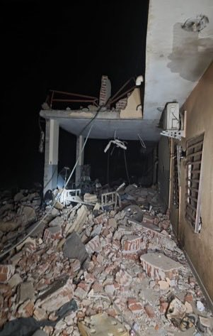 SudanTribune_EN's tweet image. WHO chief @DrTedros confirms 64 killed, including 13 children, in a strike on Al Deain Teaching Hospital in East Darfur. The grim milestone of 2,000 fatalities in attacks on Sudan’s healthcare system has now been surpassed.
sudantribune.com/article/312011
#Sudan #Darfur