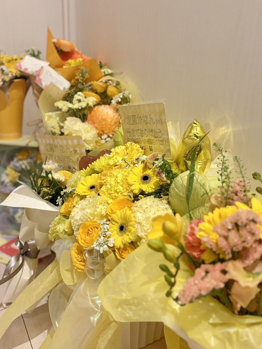Kanan1403's tweet photo. ラストライブ〜明日への宝箱へとチートない心でブイっ！〜ありがとうございました🎉皆様のおかげで、あたたかい空間の中で、無事アイドル人生に幕を閉じることができました。たっくさん、準備してくれてありがとう。お手伝いしてくれたアイドルの皆さんありがとう。伝えたいことまとめて来ますね。🍀 https://t.co/oIFtiPNOJe