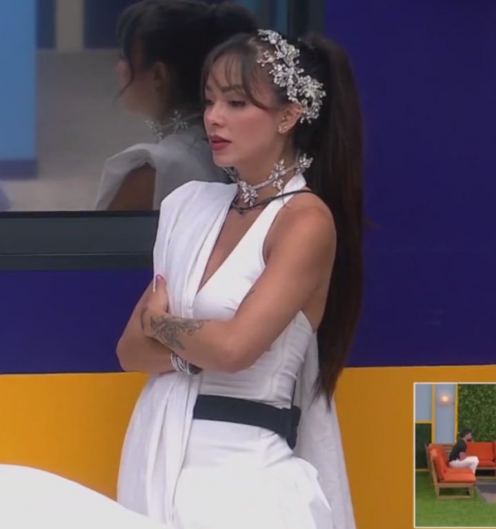 Hay gente naca y corriente y luego está Caqueli 🤡

#LCDLF6