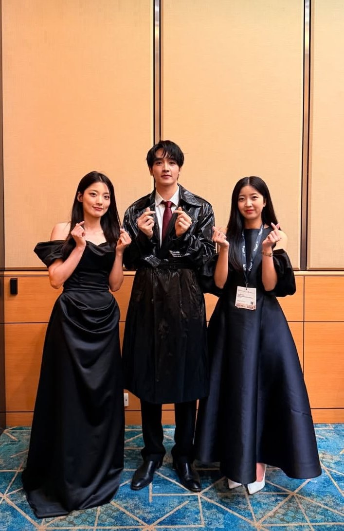 mayurlnxy193297's tweet image. ต้องดูให้ได้ค่ะ ห้ามพลาดเลย😍
___
พระเอกหนุ่มโกอินเตอร์ กองทัพ พีค เปิดตัว 2 ซีรีย์เกาหลี Global Short-form Drama "The Devil’s Kiss" และ "Shared Space Romance" ที่งาน Hong Kong Filmart 2026
#THEDEVILSKISS
#กองทัพพีค #kongthappeak