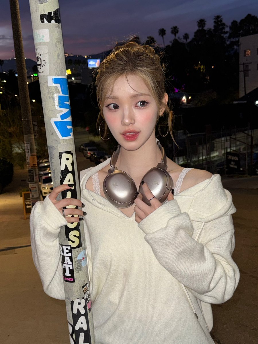 𝙡𝙪𝙘𝙞𝙙 tweet media