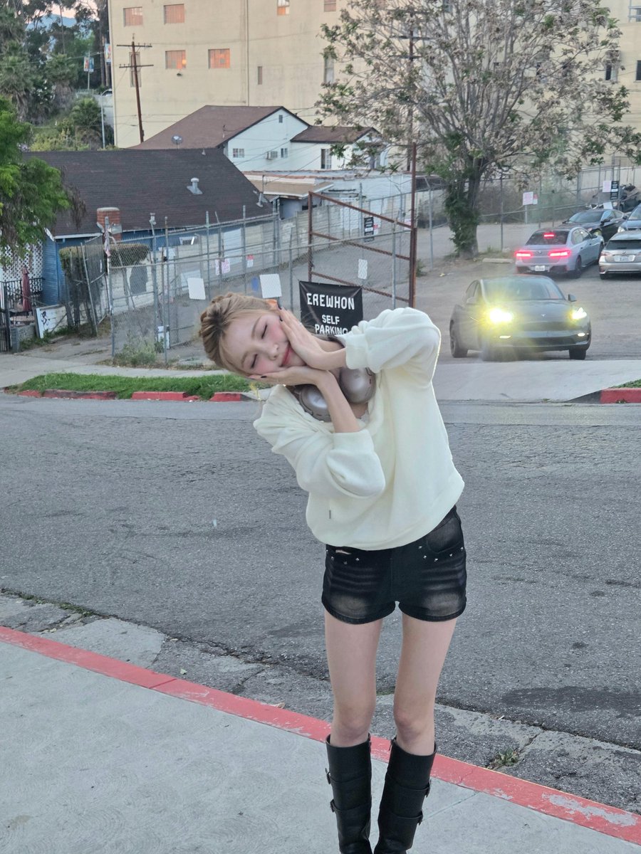 𝙡𝙪𝙘𝙞𝙙 tweet media