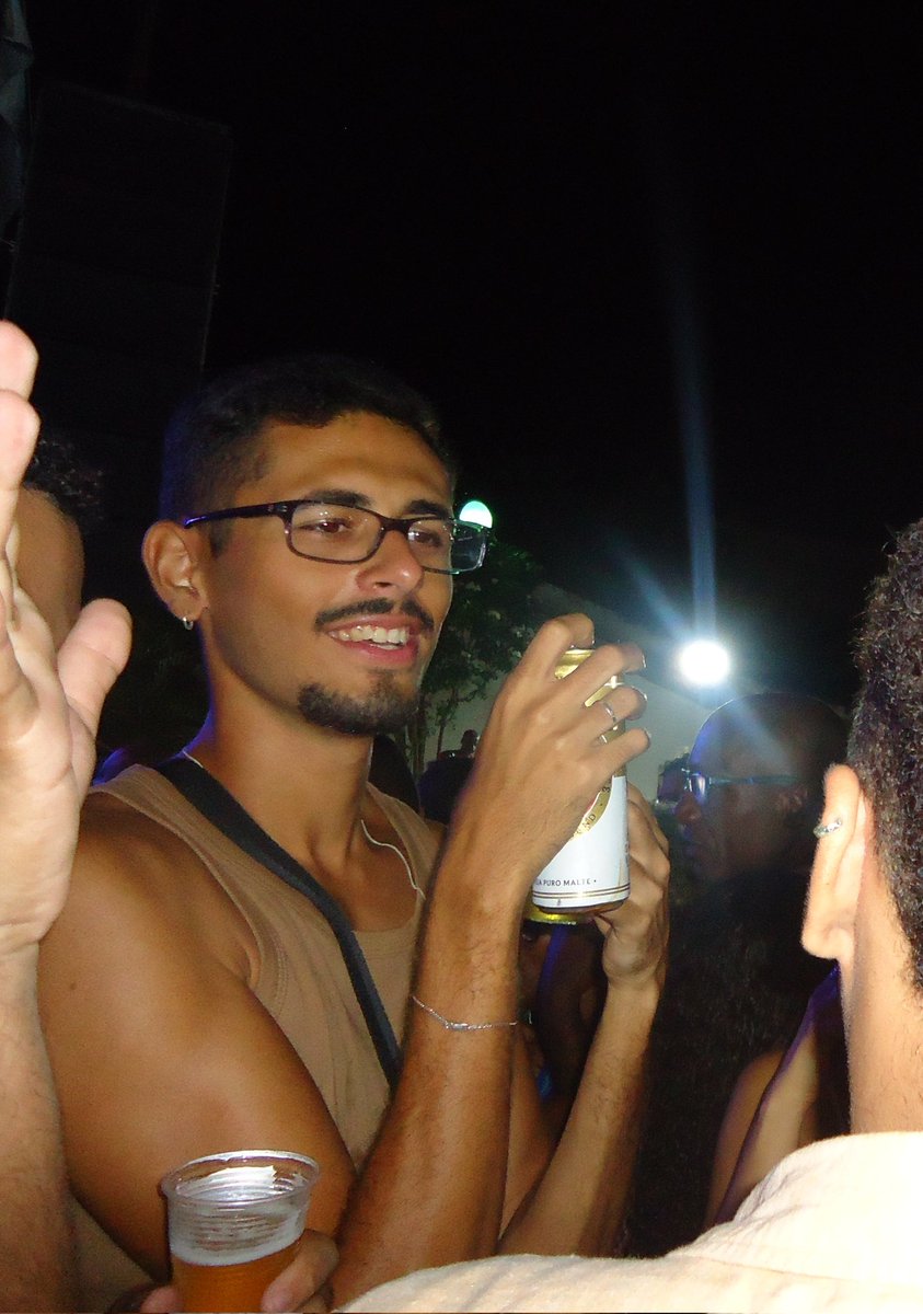 axérico tweet media