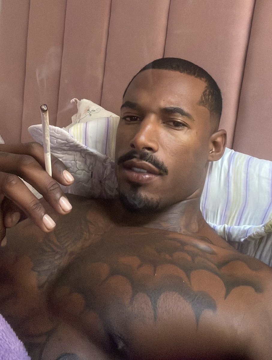 ᴀᴅᴏʀᴀᴅᴏʀ ᴅᴇ ᴍᴀᴄʜᴏ 🙏🏻 tweet media