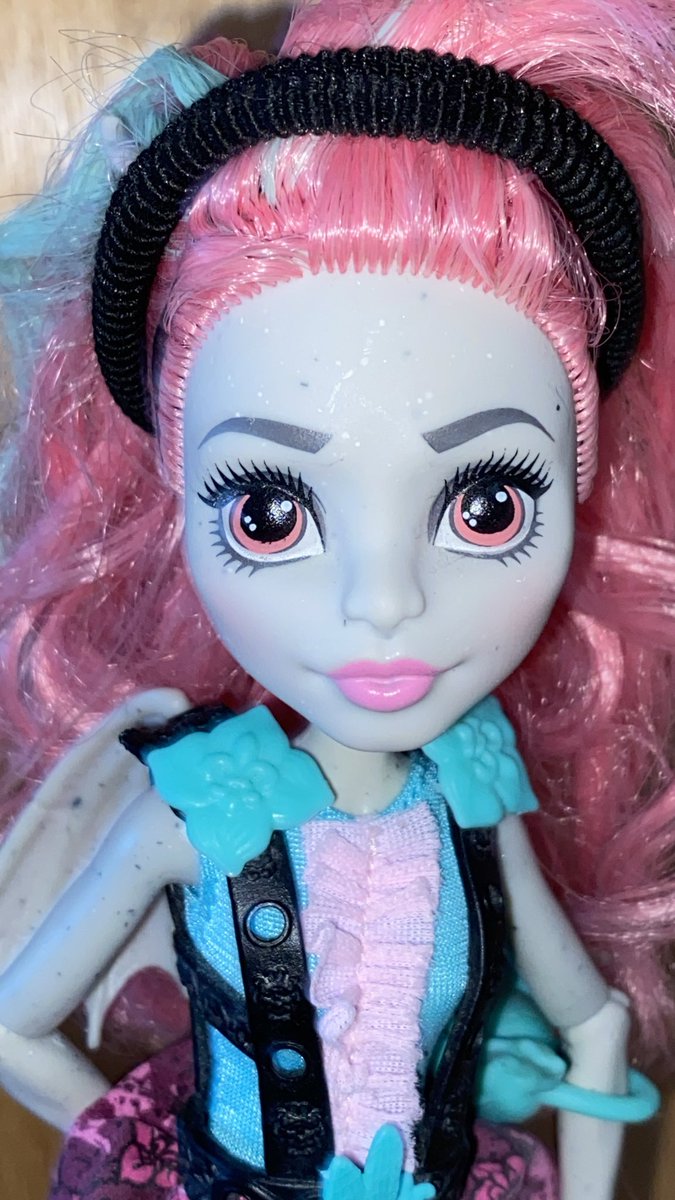 Eggulaura tweet media