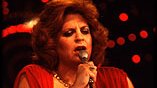 DrBuzz_Forensic's tweet image. Singer &amp;amp; Philly native Karen Young was #BornOnThisDay March 23, 1951. Remembered for her classic 1978 hit song "Hot Shot" lasting 2 weeks at number 1 on #Billboard's disco/dance chart. Passed in 1991 (age 39) from a possible bleeding peptic ulcer. RIP #gonetoosoon #BOTD #HitSongs