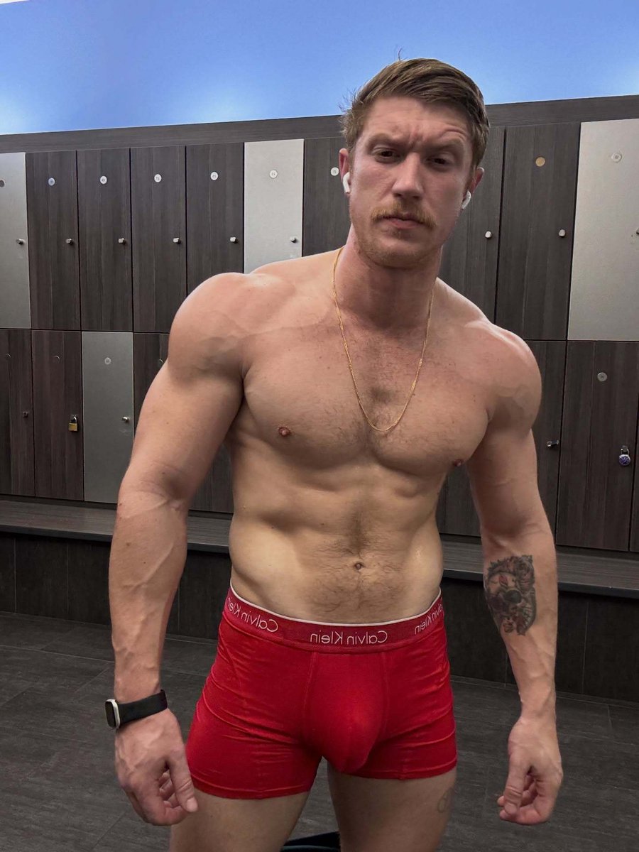 Bananas is My Business tweet media