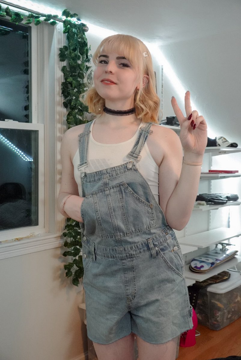 Charlotte :3 tweet media